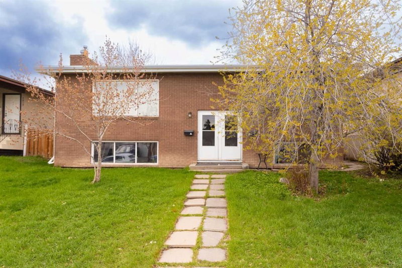 2822 13 Avenue SE, Calgary, Alberta