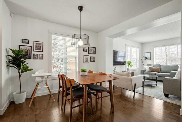 369 Mckenzie Towne Gate SE