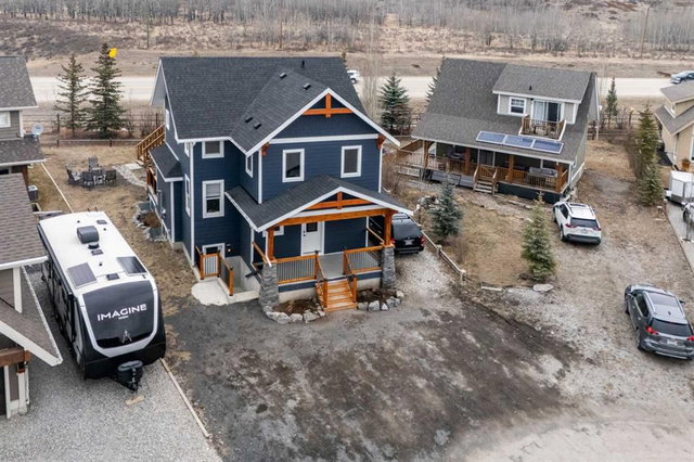 216 Cottageclub Crescent