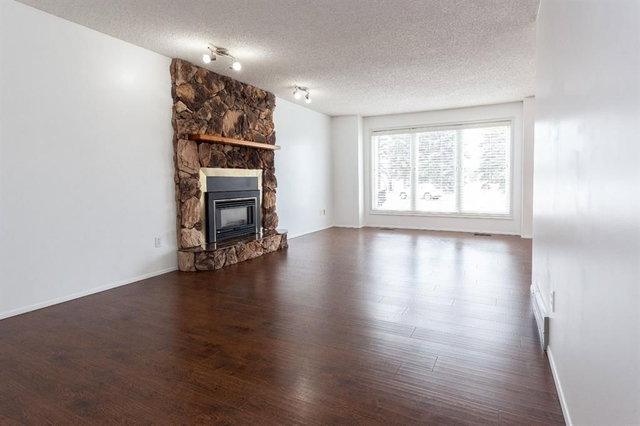 118 Shaw Crescent SE