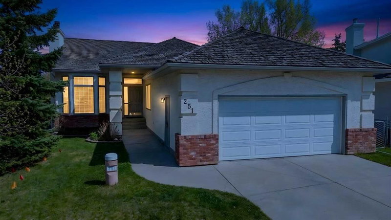 251 Hampshire Place NW, Calgary, Alberta