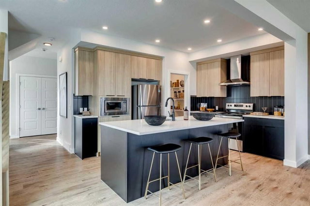 64 Southborough Common