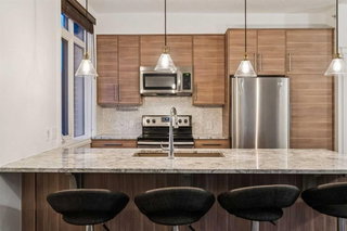 232 - 990 Centre Avenue NE