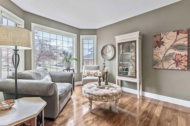 262 Mt Assiniboine Place SE