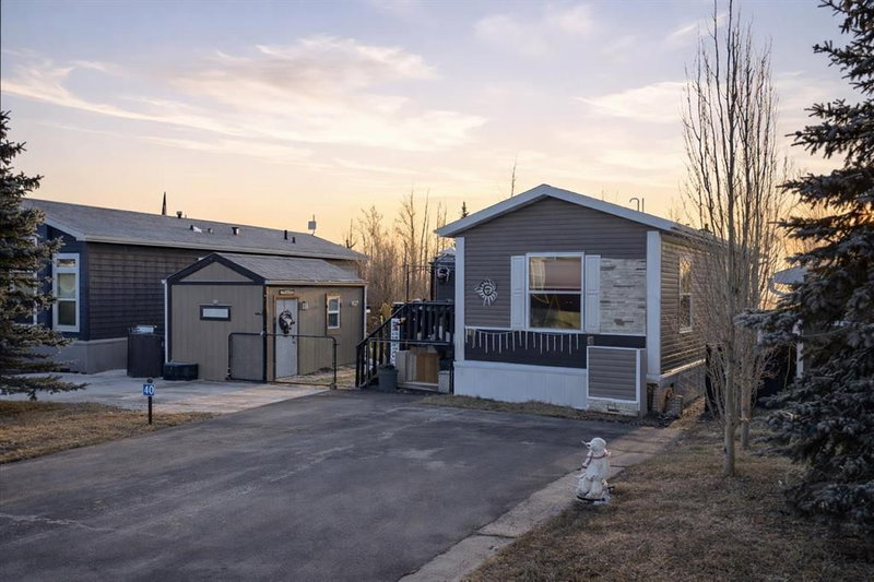 40 - 41019 Range Road 11