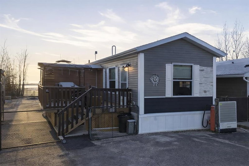 40 - 41019 Range Road 11