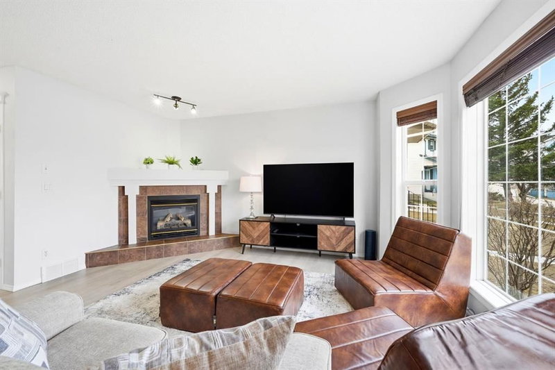 13 Coville Gardens, Calgary, T3K5N8 | Image 2