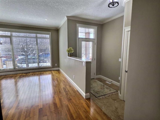 1 - 406 19 Avenue NE