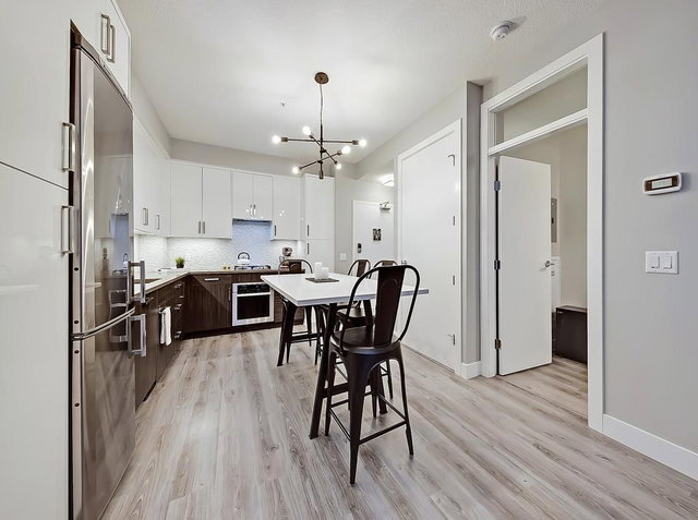 208 - 1521 26 Avenue SW