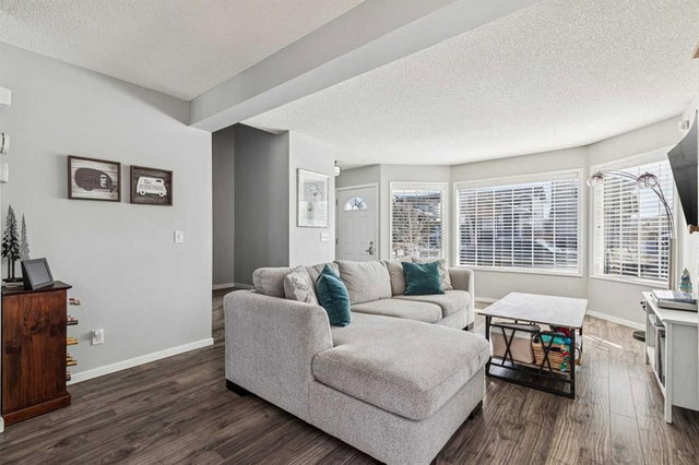 27 Rivercrest Way SE