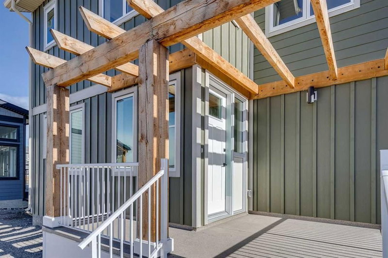 638 Cottageclub Bend, Rural Rocky View County, T4C1B1 | Image 2