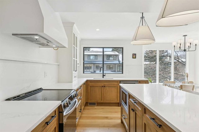 5 - 140 Point Drive NW