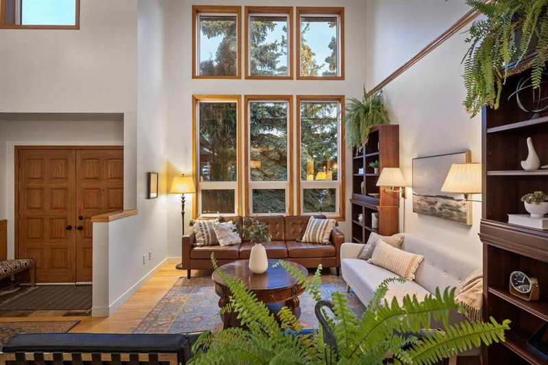 47 Edgeridge Court NW, Calgary, Alberta