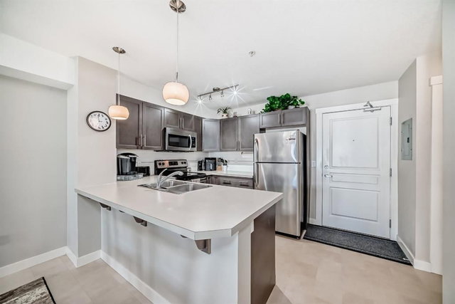 313 - 2300 Evanston Square NW