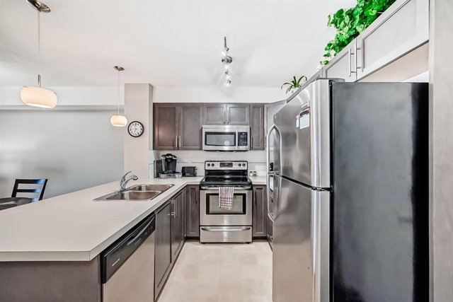 313 - 2300 Evanston Square NW