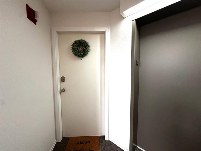 203 - 4811 48 Street, Camrose, T4V1L4 | Image 3