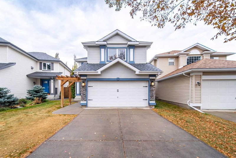 17 Hidden Close NW, Calgary, Alberta
