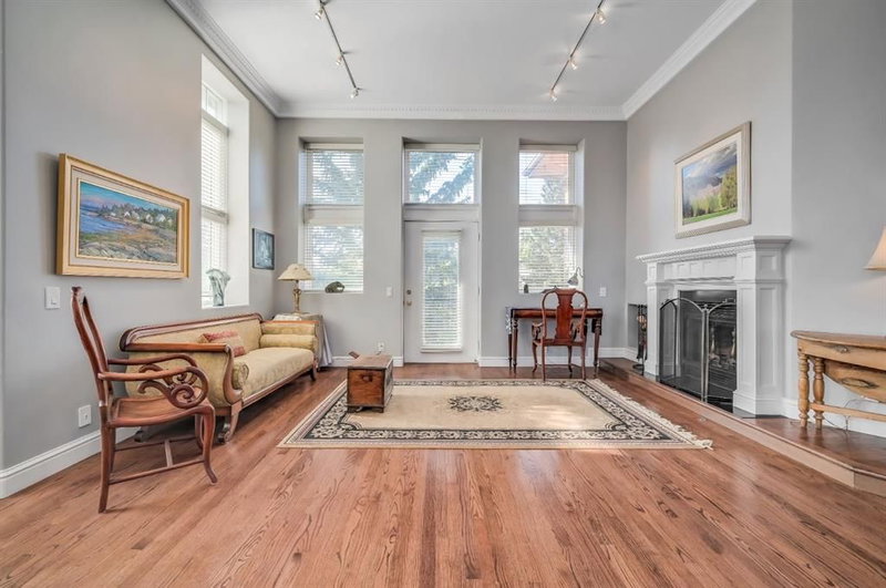 202, 3650 2 Street SW, Parkhill — interior photo