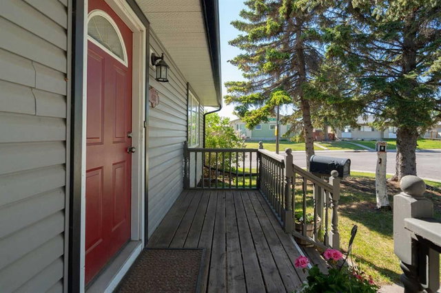 4609 Marcombe Way NE