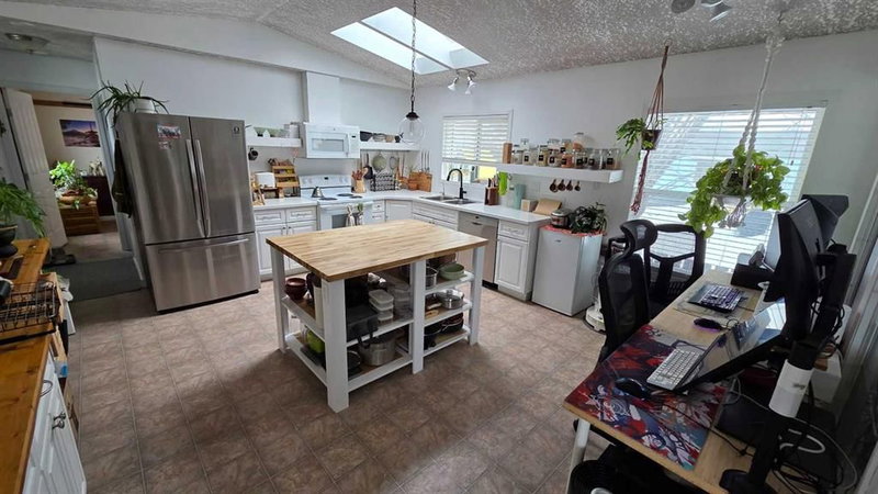 10210 112 Avenue, High Level, T0H 1Z0 | Image 2