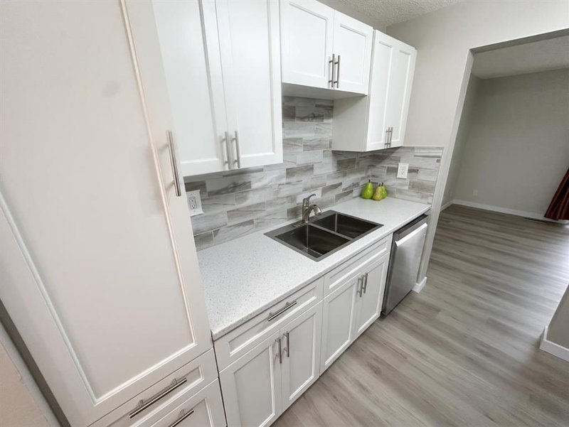 #16 - 5935 63 Street