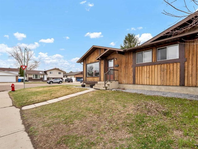 17 Ross Haven Court SE