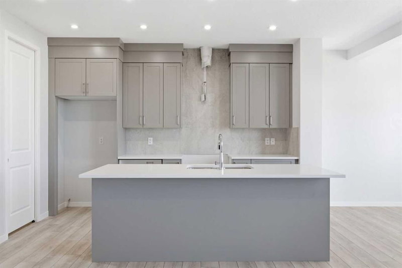 623 Buffaloberry Manor SE, Calgary, T3M 3Z2 | Image 2