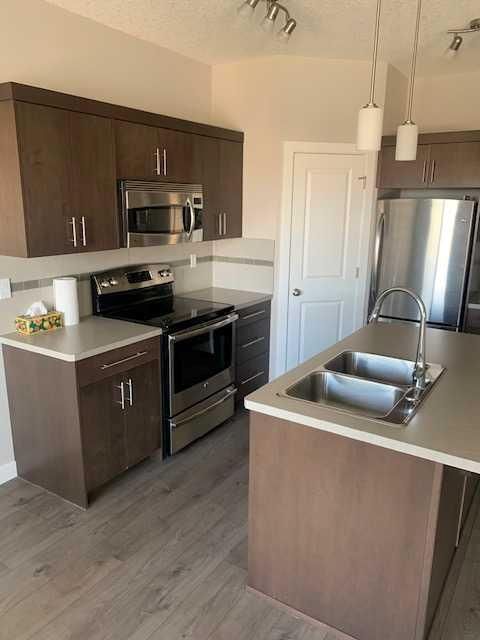 1 - 346 Mt Sundance Landing W