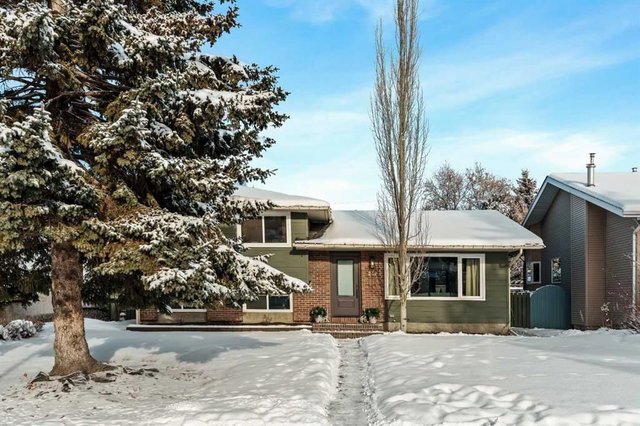 212 Vantage Place NW