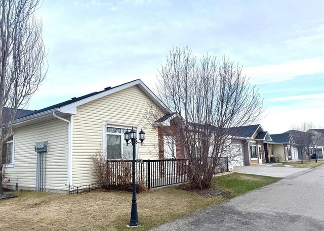 501 Sunvale Crescent NE