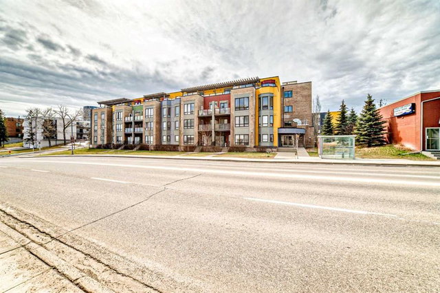 210 - 611 Edmonton Trail NE