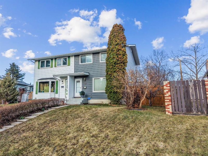 128 Allandale Close SE, Calgary, T2H 1V9 | Image 2