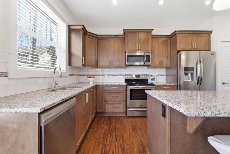 403 - 110 Coopers Common SW, Airdrie, T4B 3Y3 | Image 2