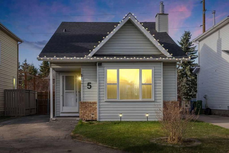 5 Shawglen Court SW, Calgary, Alberta