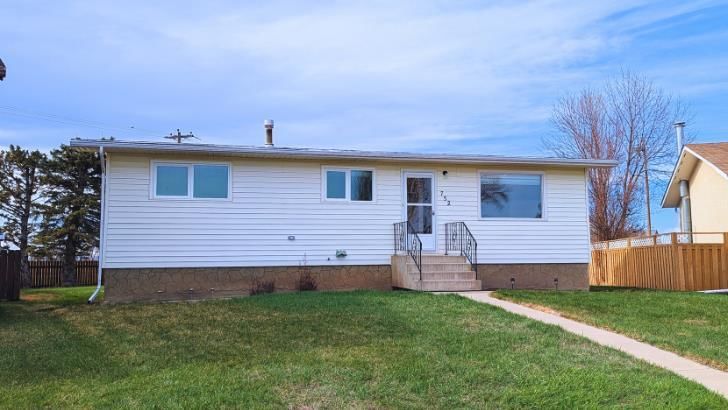 752 54 Avenue W, Claresholm, T0L 0T0 | Image 2