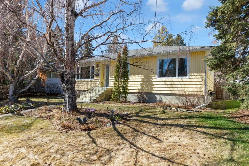 3207 25 Street SW, Calgary, T3E 1Y3 | Image 2