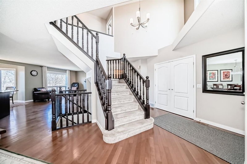 3094 Douglasdale Boulevard SE, Calgary, T2Z2T1 | Image 3