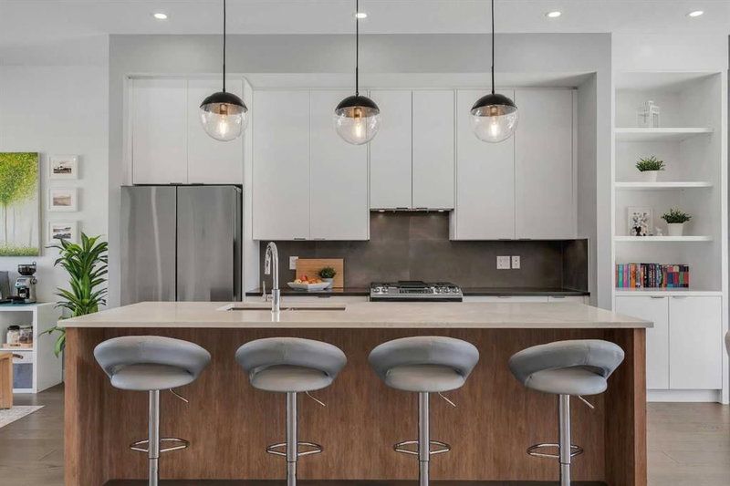 947 31 Avenue NW, Calgary, T2K0A6 | Image 2