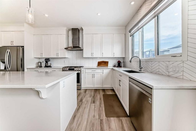 24 Royston Rise NW, Calgary, Alberta