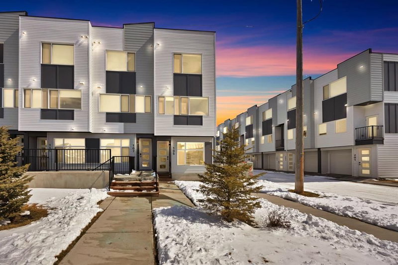 105 Panatella Square NW, Calgary, T3K 2R9 | Image 2