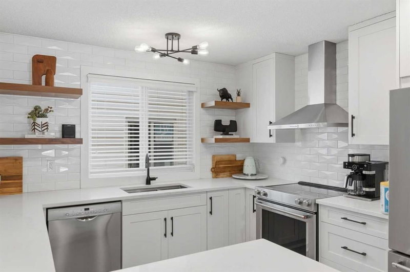 12019 Canfield Green SW, Calgary, Alberta