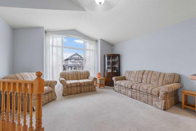 46 Cranberry Green SE, Calgary, T3M 1L4 | Image 2