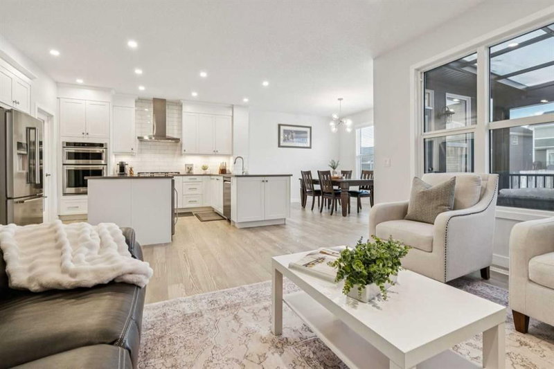 55 Sundown Crescent, Cochrane, T4C 2T2 | Image 2