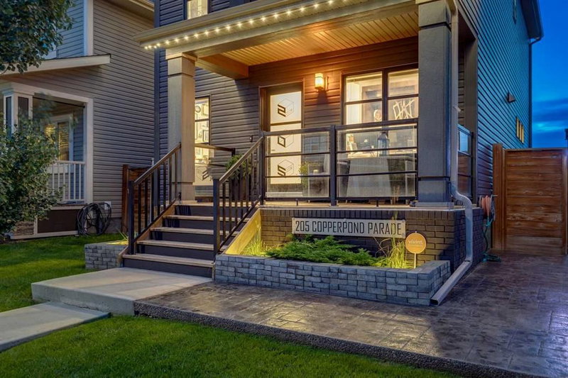 205 Copperpond Parade SE, Calgary, T2Z 5B2 | Image 2