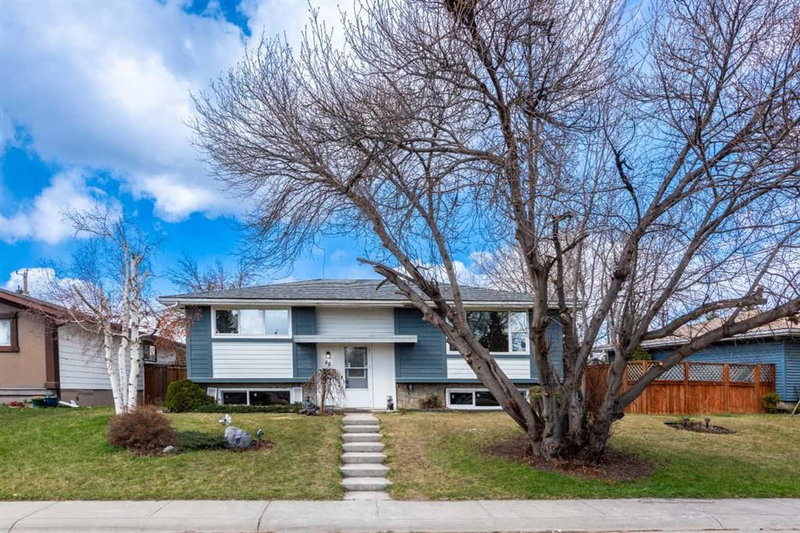 46 Marbrooke Circle NE, Calgary, T2A2W4 | Image 2