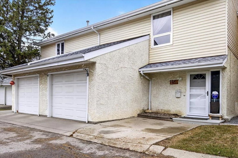 256 Callingwood Place NW, Edmonton, T5T 2C6 | Image 2