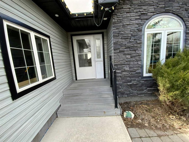 238 Centre Street S, Linden, T0M 1J0 | Image 2