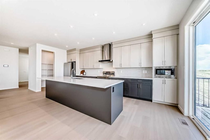 396 Herron Landing NE, Calgary, T3P 2R5 | Image 2