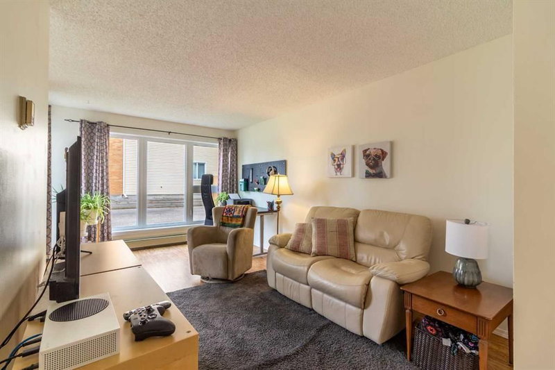 110 - 65 Temple Blvd W, Lethbridge, T1K 5M2 | Image 2