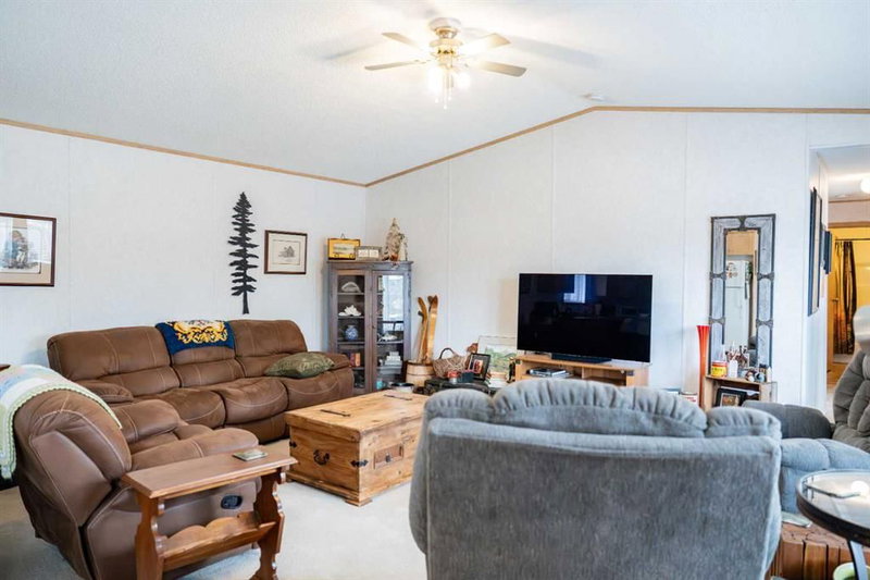 9 - 145 East River Road, Hinton, T7V1S2 | Image 3